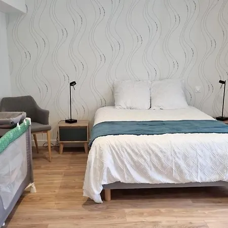 Chaleureux Avec Wifi Et Grand Jardin, Pres De Disneyland - Fr-1-532-22 Feriehus *