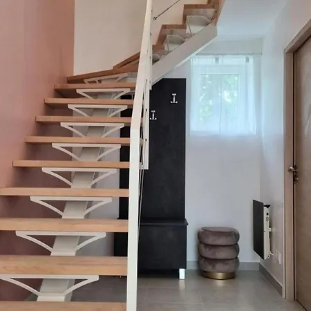 Feriehus Chaleureux Avec Wifi Et Grand Jardin, Pres De Disneyland - Fr-1-532-22